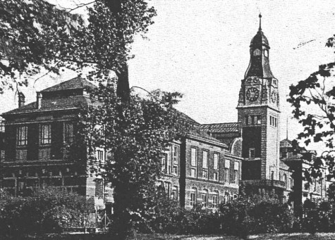 Physikalisches Institut vom Herrengarten aus gesehen
Festschrift zur Feier der Eröffnung der Erweiterungsbauten am 23. Juli 1908
Die Grossherzogliche Technische Hochschule zu Darmstadt